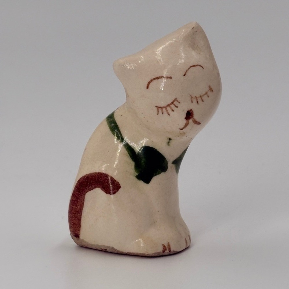 MCM Cat Figurine Rio Hondo Style‎ Ceramic Crazing Sleeping Cat Eyelashes 2.75"